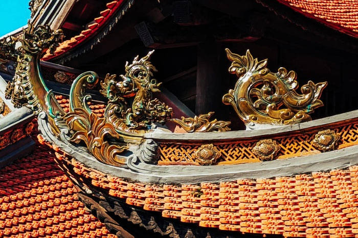 Decoration on Tieu Dao pagoda's roofs